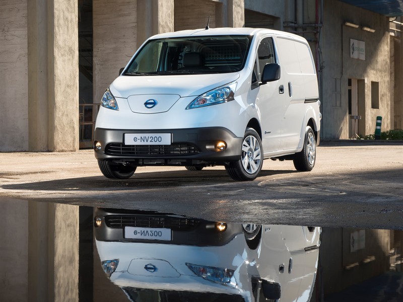 Nissan na veletrhu Amper 2015